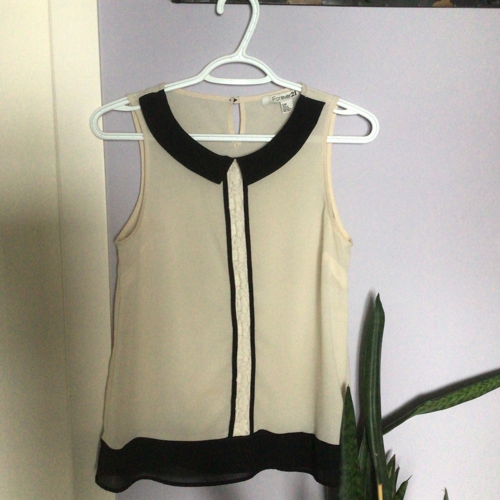 Forever 21 sleeveless blouse. EUC. Small.